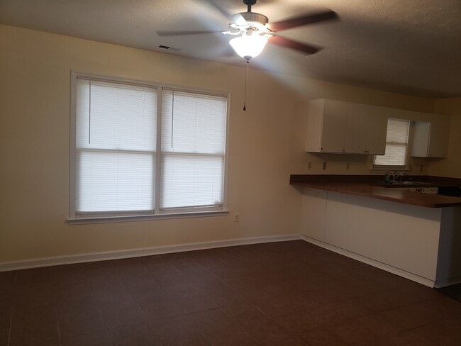 Photo - 334 Woodberry Cir