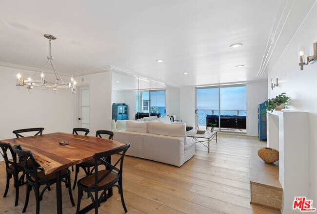 Building Photo - 22548 Pacific Coast Hwy Unit 403 Rental