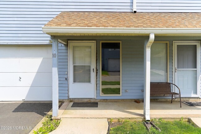 Photo - 190 Spruce St