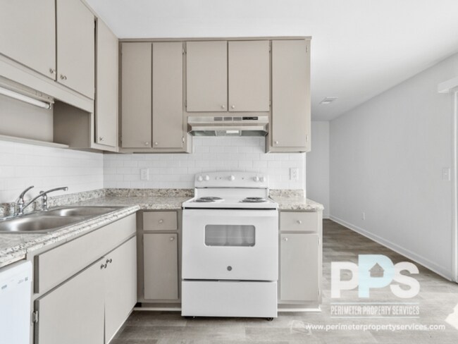 1510-1512-1514 Pine Log Road