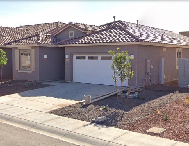 Building Photo - Layton Lake Home Room for Rent