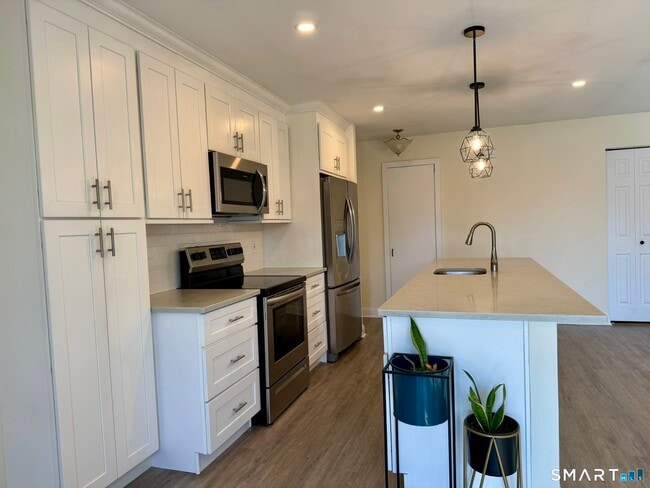 Photo - 76 Maple Tree Ave Unit 6