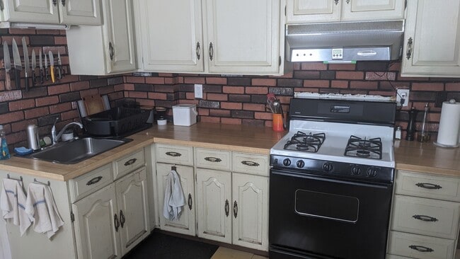 20 Liberty Ave Unit 2