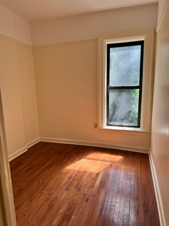 Photo - 328 W 101st St Unit Apt 4B