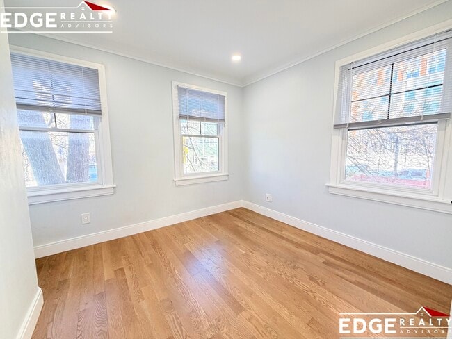 Photo - 16 Lopez Ave