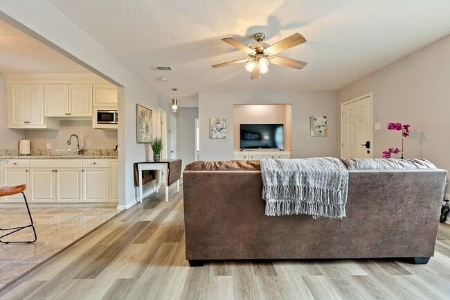 Photo - 3731 Zephyr St