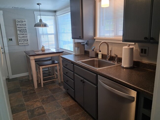 Photo - Kelsey's Cottage: Fully Furnished 2 bd/1ba...