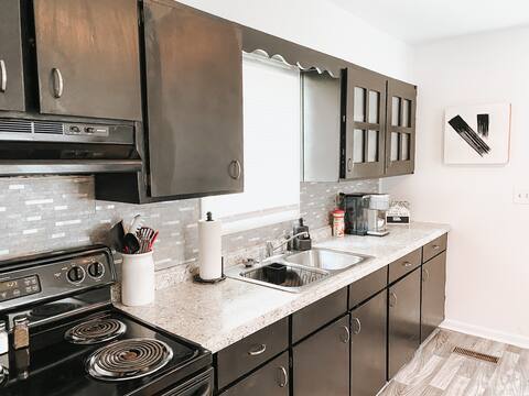 Building Photo - 4418 3rd Ave Rental