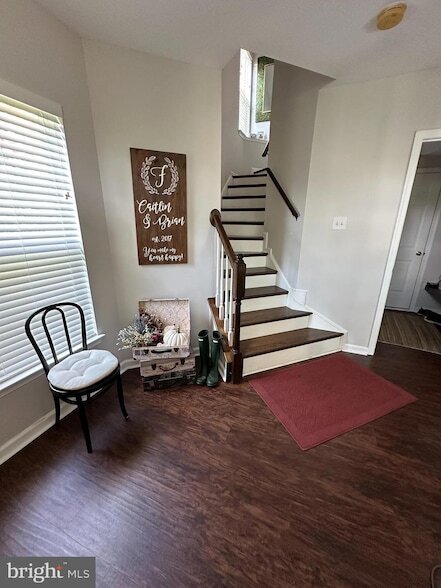 Photo - 5034 Strawbridge Terrace