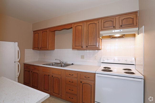 Wickliffe Manor - Wickliffe Manor Apartments