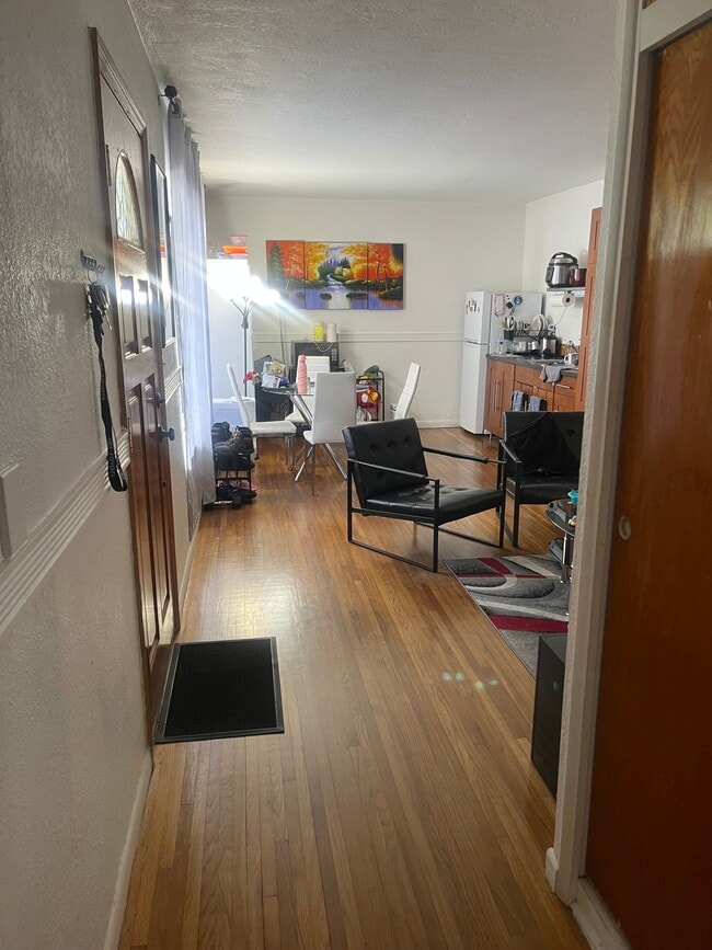 Photo - 2015 SW 85th Ave Unit apt in single family home