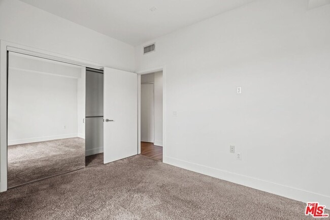 Photo - 7260 Hawthorn Ave Condo Unit 302