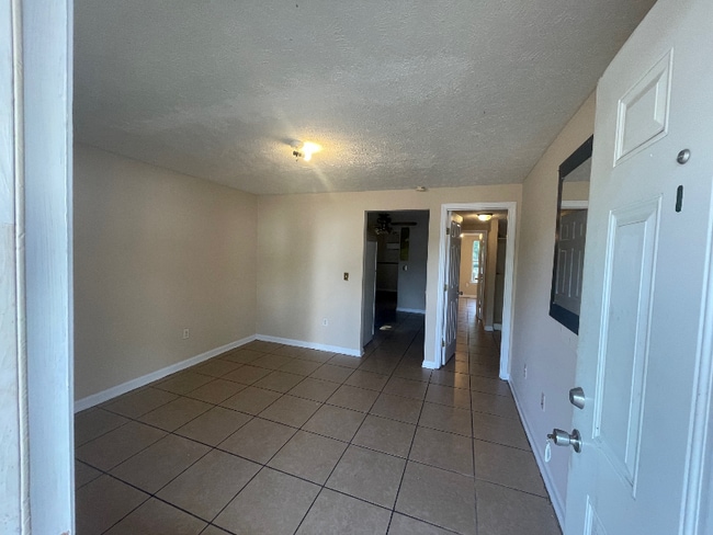 Photo - 103 W 17th St Unit 1