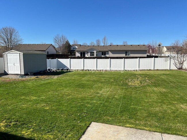 Photo - 3 bed house with Bonus Room in The Landings!