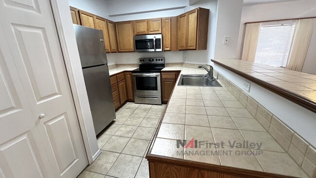 Photo - 1 Bedroom, 1 Bath with a Single Car Garage
