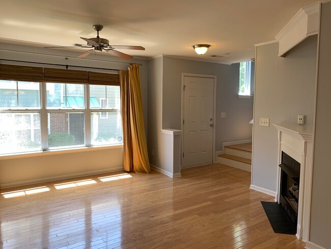 Photo - 3279 Weston Street