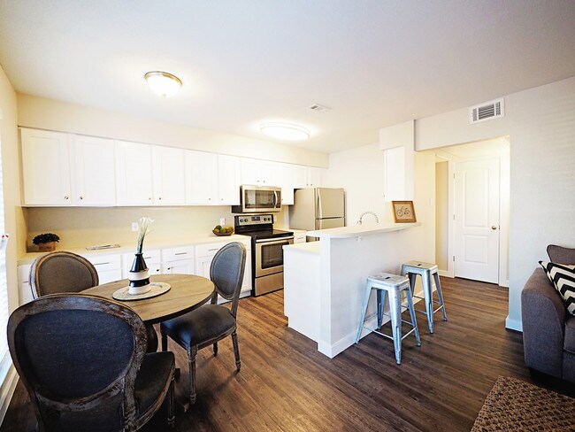 Photo - Crestview Place