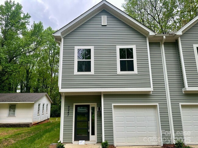 Building Photo - 9247 Eleanor Dr Rental