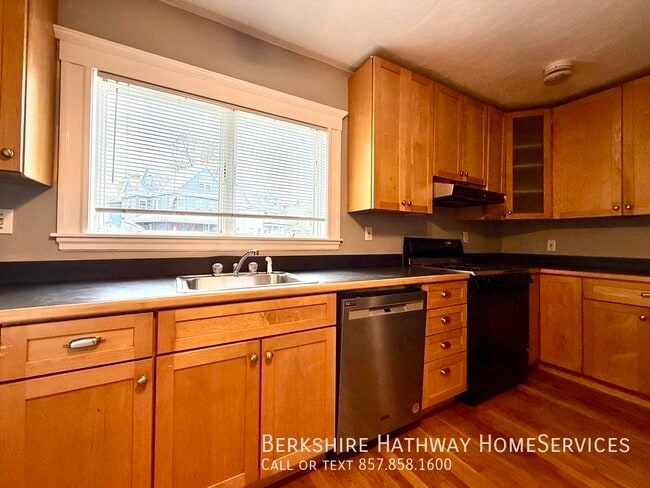 Photo - 881 Broadway-2 Unit 2