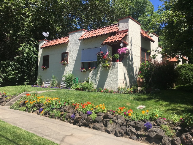 Building Photo - 15 S Clinton St