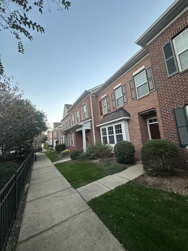 Photo - 2728 Cloud Mist Cir