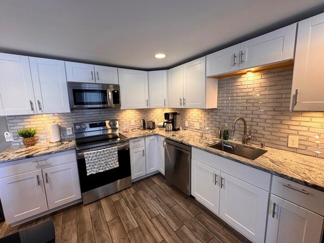 Photo - 60 Cedar St Unit B