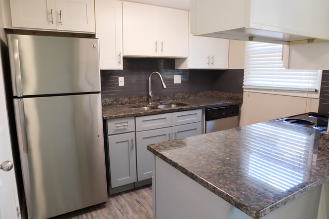 Photo - Creekwood Club