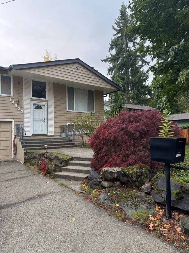 Photo - Conveniently located, Bellevue home