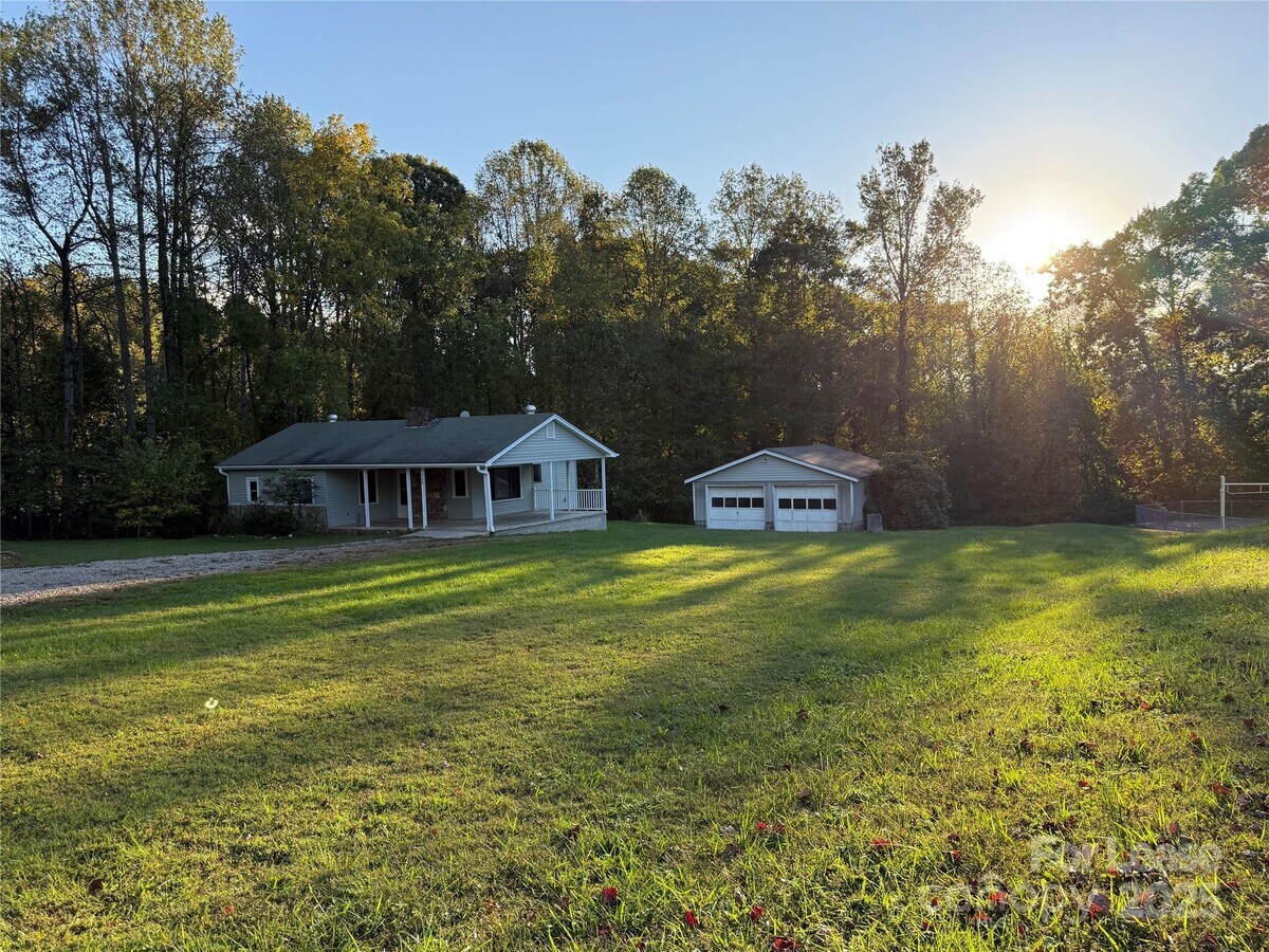 Photo - 729 Asbury Rd