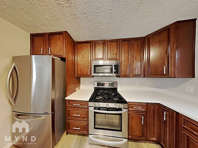 Photo - 487 Dillon Dr