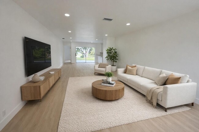 Building Photo - 6811 NW 32nd Ave