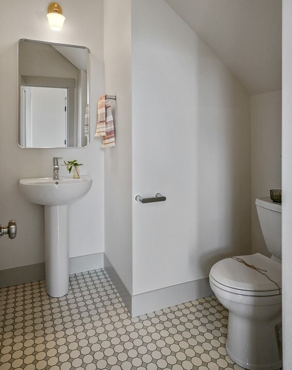 Photo - 1319 Oppek St NE