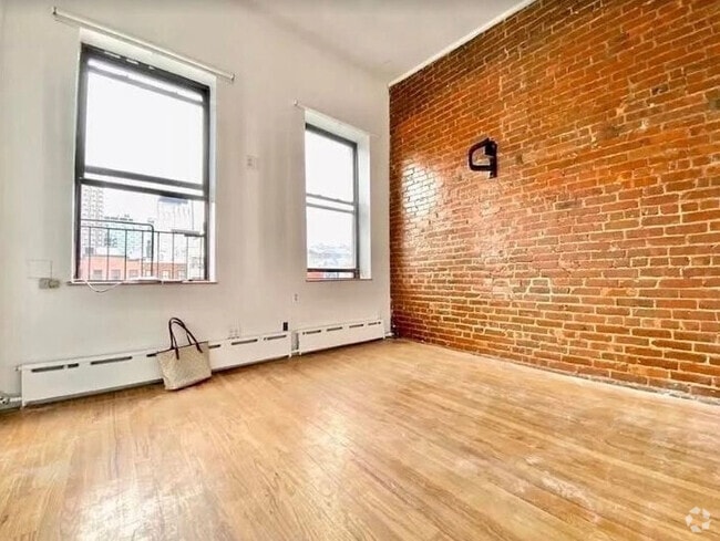 Building Photo - 1370-1374 York Ave Rental