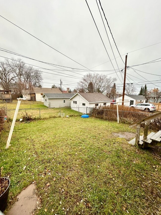 Photo - AVAILABLE December! - 3 Bed 1 Bath Home - With Fenced In Yard!