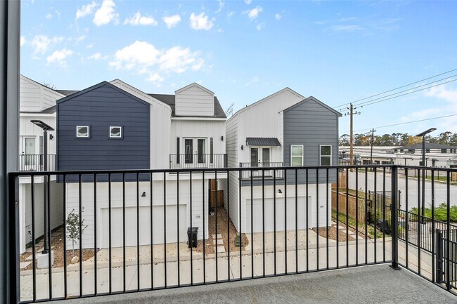 Photo - 105 Tolima Dove St