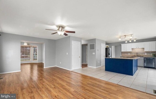 4 St Ives Ct