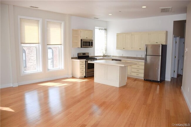 Photo - 141 Main St Unit 3A