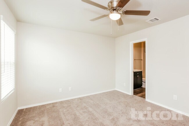 Photo - 8518 Amistad Cove