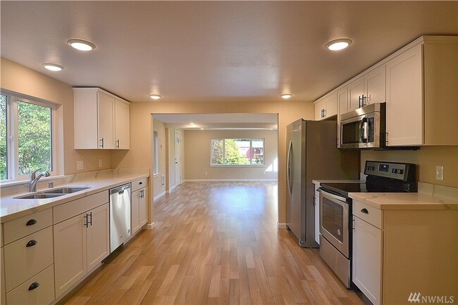 Photo - Craftsman Home in Port Orchard!
