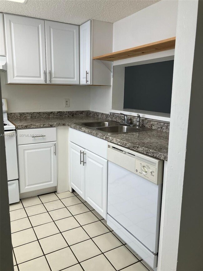 Photo - 5200 NW 31st Ave Unit 40
