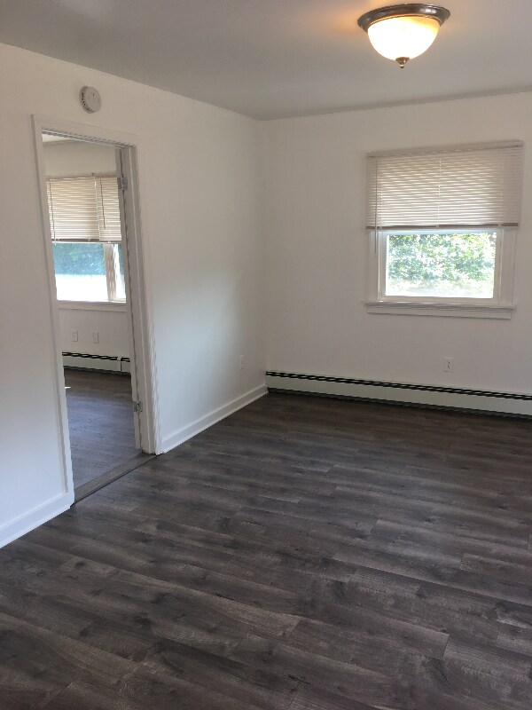 Photo - 1042 Main St