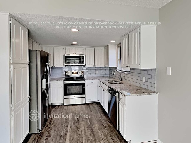 Photo - 4902 Green Hollow Dr