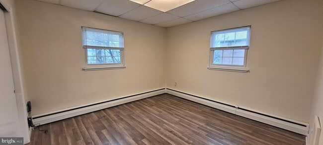 Building Photo - 3 W Park Ave Unit APT 2