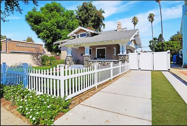 Building Photo - 125 E Alvarado St Rental