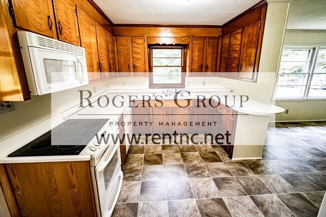 Photo - 1690 Bear Pond Rd