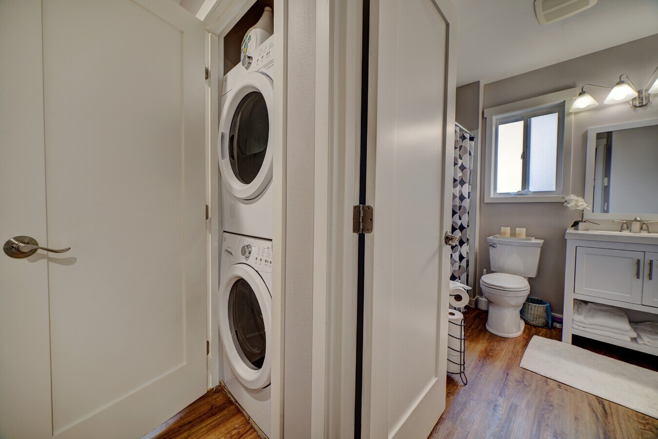 Photo - 10537 Midvale Ave N