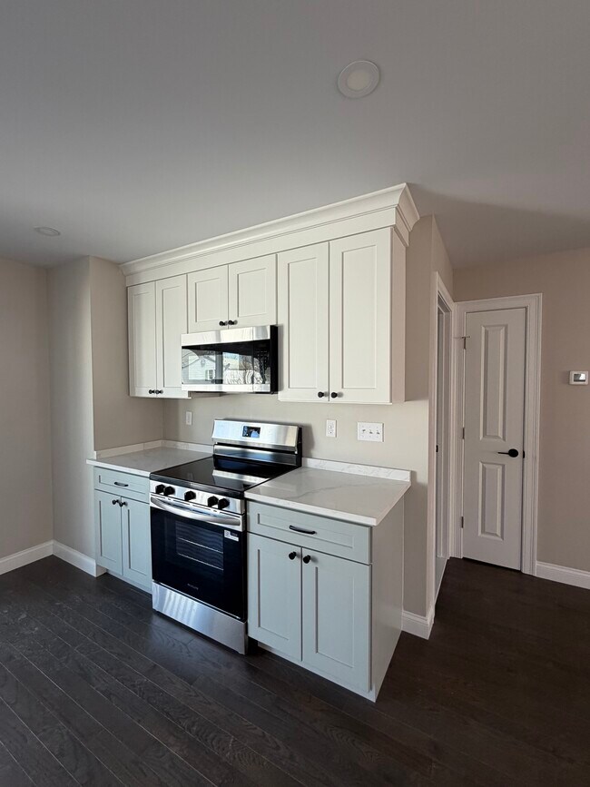 Photo - 93 Waterman Ave