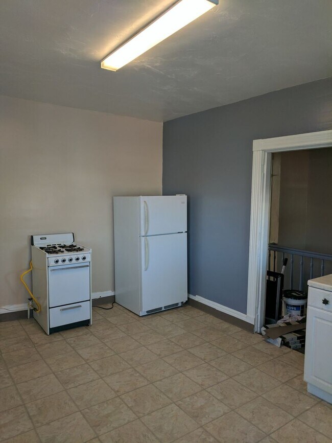 Building Photo - 3329 Ward St Unit 3