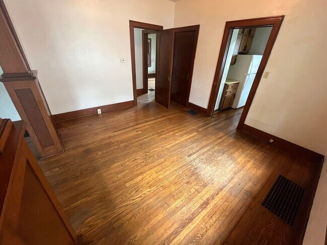 Photo - 2 Bedroom 1 Bath on Campus- 3 people can occupy!