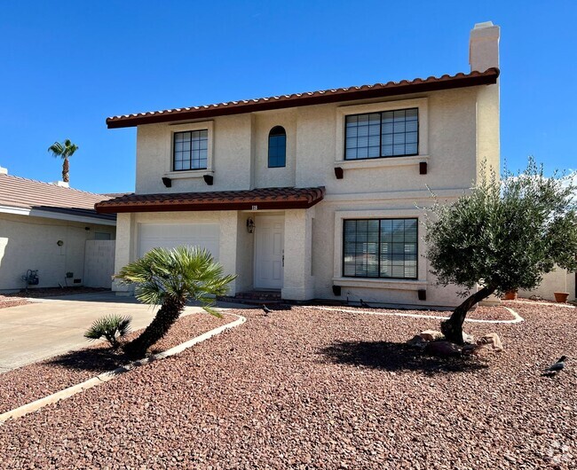 Building Photo - Prime Green Valley Home with Sparkling Poo...